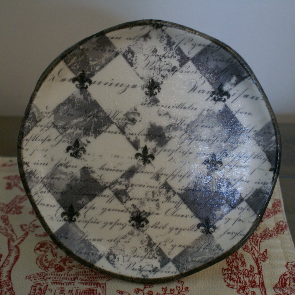 Small Cake Stand Riser Display Dish French Paris Toile Black White Ceramic